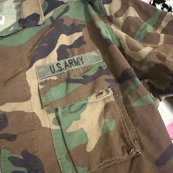 Urban Renewal Green and Brown Camouflage Utility Jacket - Picture 3 of 4